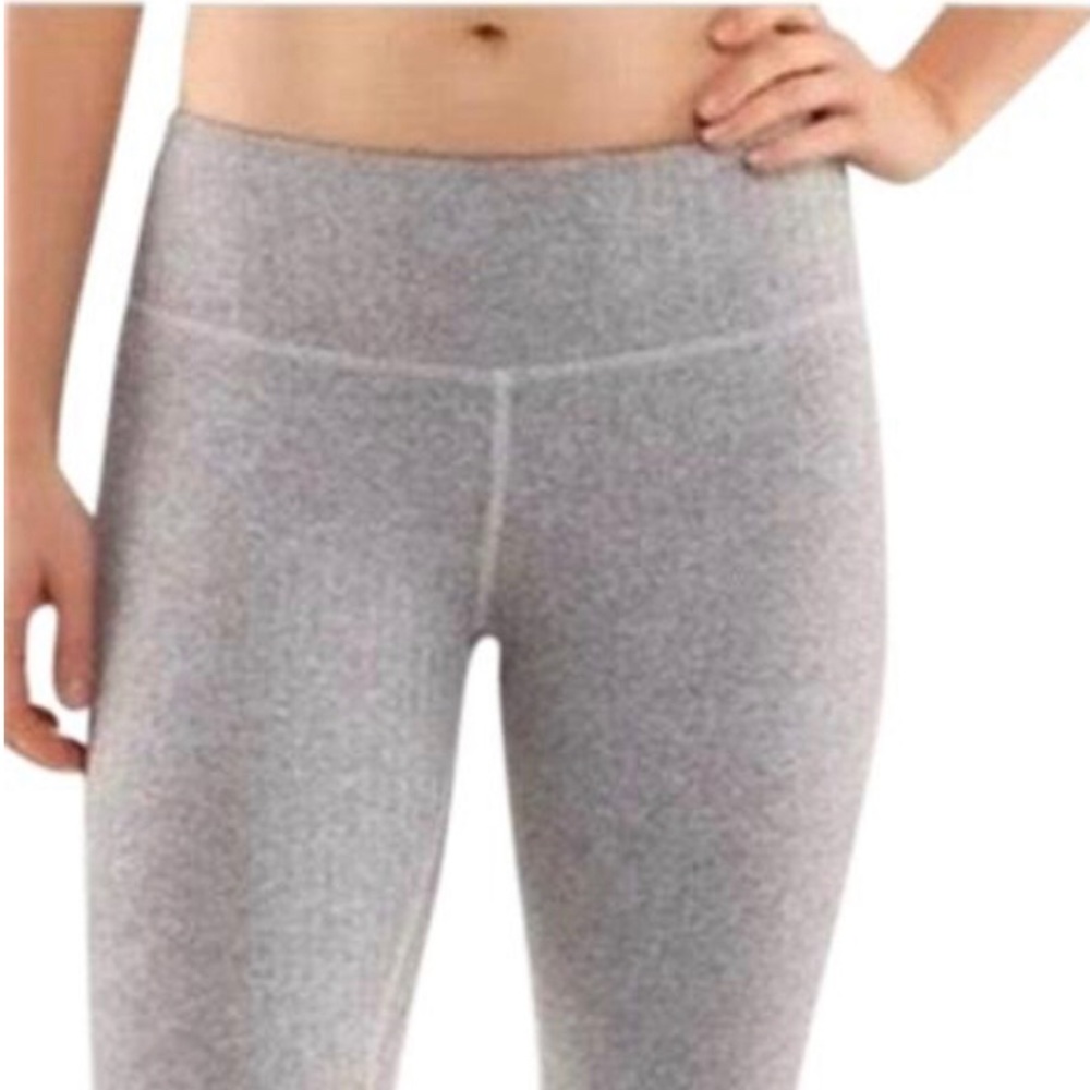 Lululemon GRY Ghost Herringbone winderunder Capri